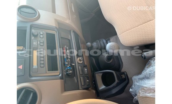 Buy Import Toyota Land Cruiser Beige Car in Import - Dubai in Iles Buy Import Toyota Land Cruiser Beige Car in Import - Dubai in Iles