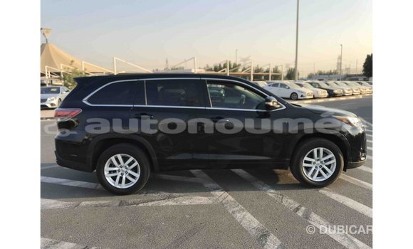 Acheter Import Voiture Toyota Highlander Noir à Import - Dubai, Iles Acheter Import Voiture Toyota Highlander Noir à Import - Dubai, Iles