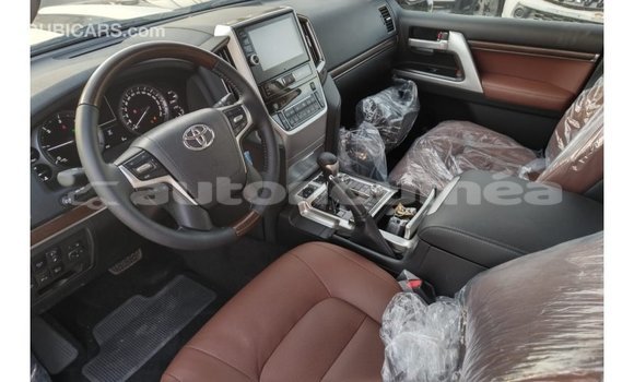 Acheter Import Voiture Toyota Land Cruiser Noir à Import - Dubai, Iles Acheter Import Voiture Toyota Land Cruiser Noir à Import - Dubai, Iles