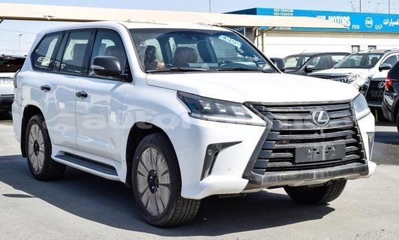 Acheter Import Voiture Lexus LX Blanc à Import - Dubai, Iles Acheter Import Voiture Lexus LX Blanc à Import - Dubai, Iles
