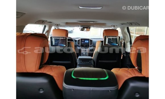 Acheter Import Voiture Toyota Land Cruiser Noir à Import - Dubai, Iles Acheter Import Voiture Toyota Land Cruiser Noir à Import - Dubai, Iles