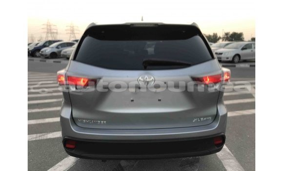 Acheter Import Voiture Toyota Highlander Autre à Import - Dubai, Iles Acheter Import Voiture Toyota Highlander Autre à Import - Dubai, Iles