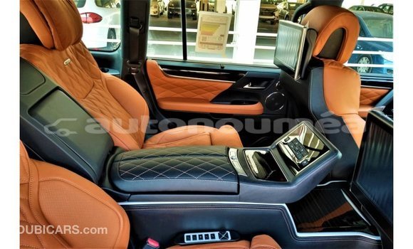 Acheter Import Voiture Lexus LX Noir à Import - Dubai, Iles Acheter Import Voiture Lexus LX Noir à Import - Dubai, Iles