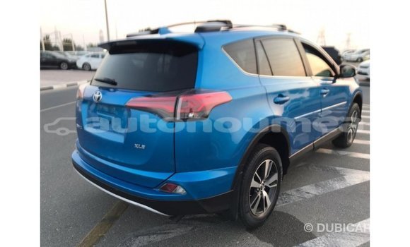 Acheter Import Utilitaire Toyota HiAce Bleu à Import - Dubai, Iles Acheter Import Utilitaire Toyota HiAce Bleu à Import - Dubai, Iles