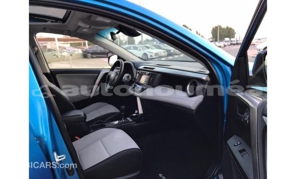 Acheter Import Utilitaire Toyota HiAce Bleu à Import - Dubai, Iles Acheter Import Utilitaire Toyota HiAce Bleu à Import - Dubai, Iles