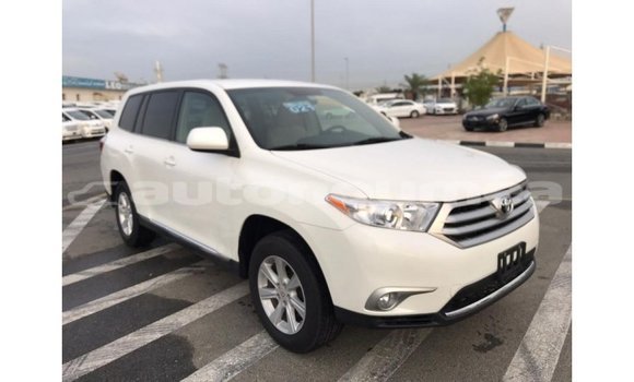 Acheter Import Voiture Toyota Highlander Blanc à Import - Dubai, Iles Acheter Import Voiture Toyota Highlander Blanc à Import - Dubai, Iles
