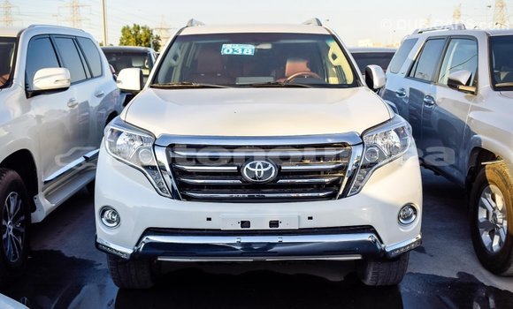 Acheter Import Voiture Toyota Prado Blanc à Import - Dubai, Iles Acheter Import Voiture Toyota Prado Blanc à Import - Dubai, Iles