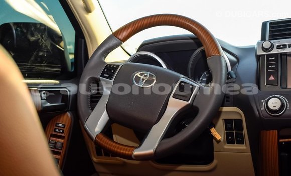 Acheter Import Voiture Toyota Prado Blanc à Import - Dubai, Iles Acheter Import Voiture Toyota Prado Blanc à Import - Dubai, Iles