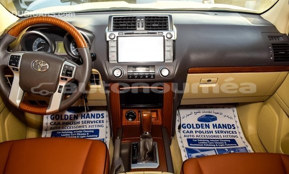 Acheter Import Voiture Toyota Prado Blanc à Import - Dubai, Iles Acheter Import Voiture Toyota Prado Blanc à Import - Dubai, Iles