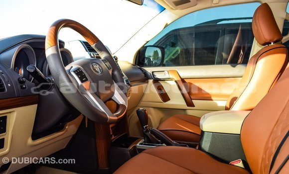 Acheter Import Voiture Toyota Prado Blanc à Import - Dubai, Iles Acheter Import Voiture Toyota Prado Blanc à Import - Dubai, Iles