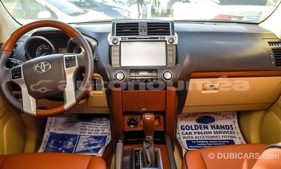 Acheter Import Voiture Toyota Prado Blanc à Import - Dubai, Iles Acheter Import Voiture Toyota Prado Blanc à Import - Dubai, Iles