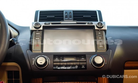 Acheter Import Voiture Toyota Prado Blanc à Import - Dubai, Iles Acheter Import Voiture Toyota Prado Blanc à Import - Dubai, Iles