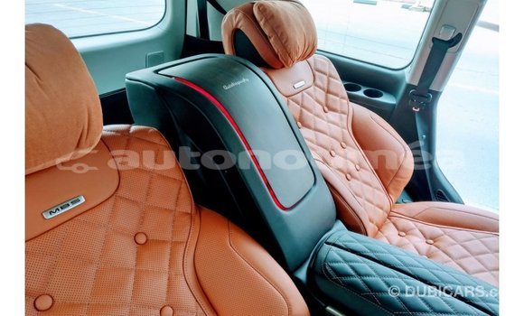 Acheter Import Voiture Toyota Land Cruiser Noir à Import - Dubai, Iles Acheter Import Voiture Toyota Land Cruiser Noir à Import - Dubai, Iles