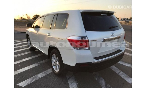 Acheter Import Voiture Toyota Highlander Blanc à Import - Dubai, Iles Acheter Import Voiture Toyota Highlander Blanc à Import - Dubai, Iles