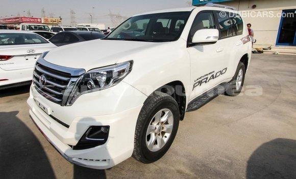 Acheter Import Voiture Toyota Prado Blanc à Import - Dubai, Iles Acheter Import Voiture Toyota Prado Blanc à Import - Dubai, Iles