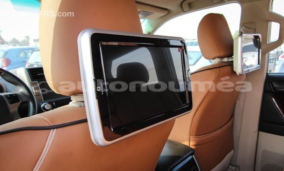 Acheter Import Voiture Toyota Prado Blanc à Import - Dubai, Iles Acheter Import Voiture Toyota Prado Blanc à Import - Dubai, Iles