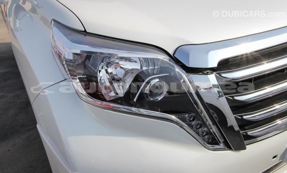 Acheter Import Voiture Toyota Prado Blanc à Import - Dubai, Iles Acheter Import Voiture Toyota Prado Blanc à Import - Dubai, Iles