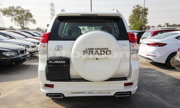 Acheter Import Voiture Toyota Prado Blanc à Import - Dubai, Iles Acheter Import Voiture Toyota Prado Blanc à Import - Dubai, Iles