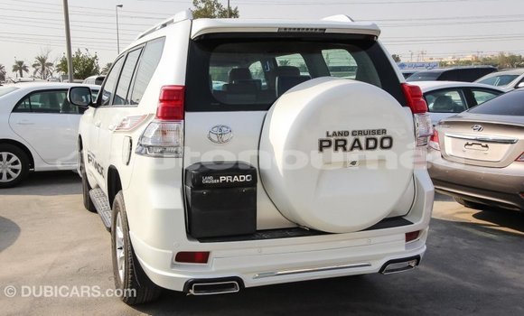Acheter Import Voiture Toyota Prado Blanc à Import - Dubai, Iles Acheter Import Voiture Toyota Prado Blanc à Import - Dubai, Iles