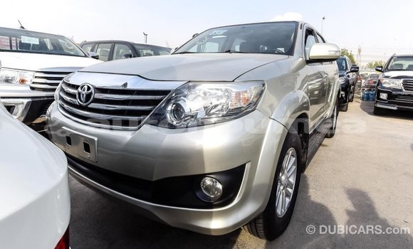 Acheter Import Voiture Toyota Fortuner Autre à Import - Dubai, Iles Acheter Import Voiture Toyota Fortuner Autre à Import - Dubai, Iles