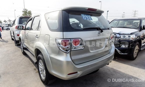 Acheter Import Voiture Toyota Fortuner Autre à Import - Dubai, Iles Acheter Import Voiture Toyota Fortuner Autre à Import - Dubai, Iles