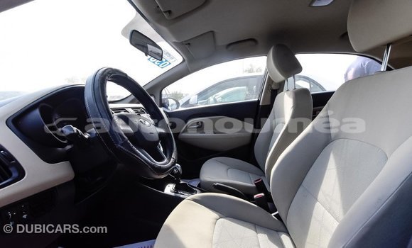 Acheter Import Voiture Kia Rio Noir à Import - Dubai, Iles Acheter Import Voiture Kia Rio Noir à Import - Dubai, Iles