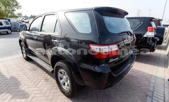 Buy Import Toyota Fortuner Black Car in Import - Dubai in Iles Buy Import Toyota Fortuner Black Car in Import - Dubai in Iles