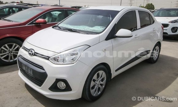 Buy Import Hyundai i10 White Car in Import - Dubai in Iles Buy Import Hyundai i10 White Car in Import - Dubai in Iles