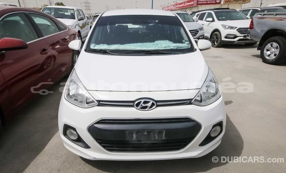 Buy Import Hyundai i10 White Car in Import - Dubai in Iles Buy Import Hyundai i10 White Car in Import - Dubai in Iles