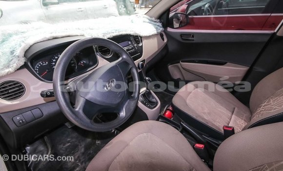 Buy Import Hyundai i10 White Car in Import - Dubai in Iles Buy Import Hyundai i10 White Car in Import - Dubai in Iles