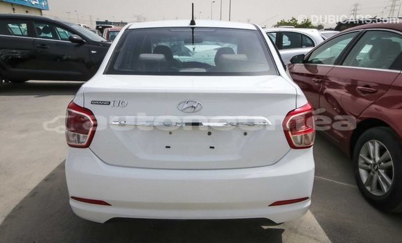 Buy Import Hyundai i10 White Car in Import - Dubai in Iles Buy Import Hyundai i10 White Car in Import - Dubai in Iles