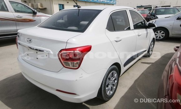 Buy Import Hyundai i10 White Car in Import - Dubai in Iles Buy Import Hyundai i10 White Car in Import - Dubai in Iles