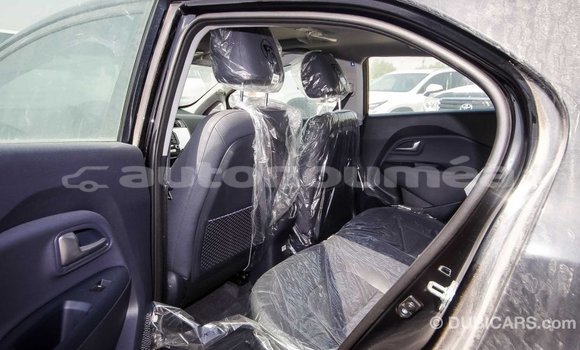 Acheter Import Voiture Kia Rio Noir à Import - Dubai, Iles Acheter Import Voiture Kia Rio Noir à Import - Dubai, Iles