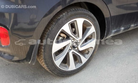 Acheter Import Voiture Kia Rio Noir à Import - Dubai, Iles Acheter Import Voiture Kia Rio Noir à Import - Dubai, Iles