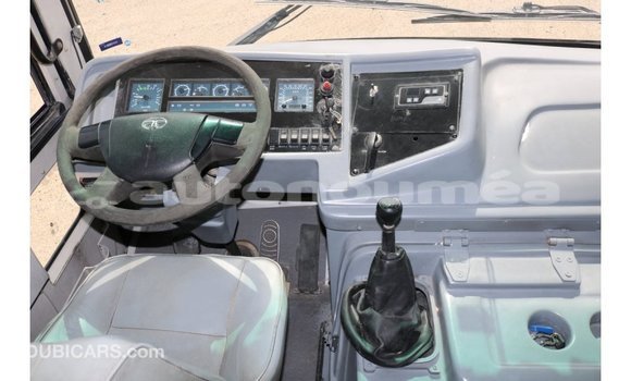 Buy Import TATA Xenon White Car in Import - Dubai in Iles