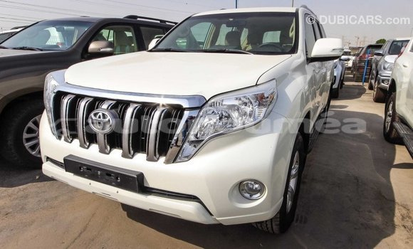 Acheter Import Voiture Toyota Prado Blanc à Import - Dubai, Iles Acheter Import Voiture Toyota Prado Blanc à Import - Dubai, Iles