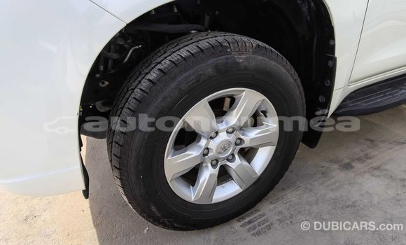 Acheter Import Voiture Toyota Prado Blanc à Import - Dubai, Iles Acheter Import Voiture Toyota Prado Blanc à Import - Dubai, Iles