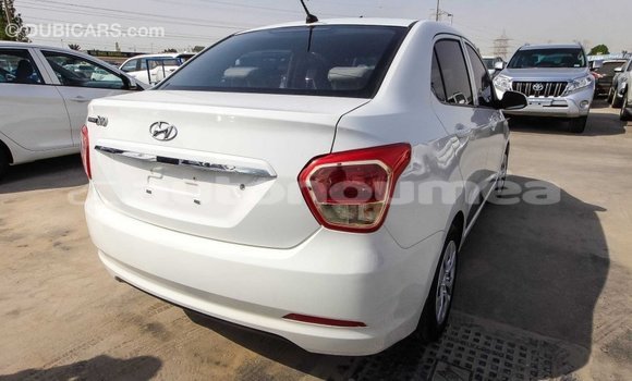 Acheter Import Voiture Hyundai i10 Blanc à Import - Dubai, Iles Acheter Import Voiture Hyundai i10 Blanc à Import - Dubai, Iles