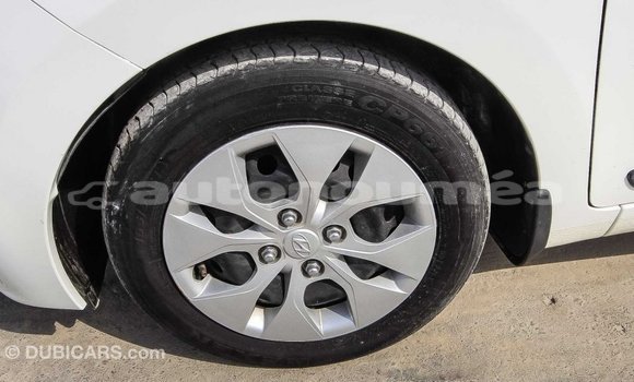 Acheter Import Voiture Hyundai i10 Blanc à Import - Dubai, Iles Acheter Import Voiture Hyundai i10 Blanc à Import - Dubai, Iles