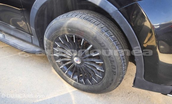 Acheter Import Utilitaire Toyota HiAce Noir à Import - Dubai, Iles Acheter Import Utilitaire Toyota HiAce Noir à Import - Dubai, Iles