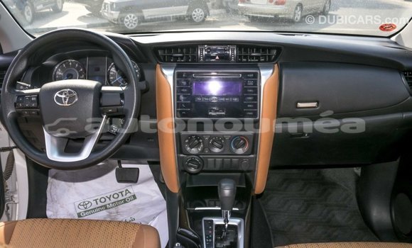 Buy Import Toyota Fortuner White Car in Import - Dubai in Iles Buy Import Toyota Fortuner White Car in Import - Dubai in Iles