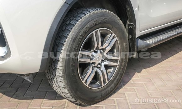 Buy Import Toyota Fortuner White Car in Import - Dubai in Iles Buy Import Toyota Fortuner White Car in Import - Dubai in Iles