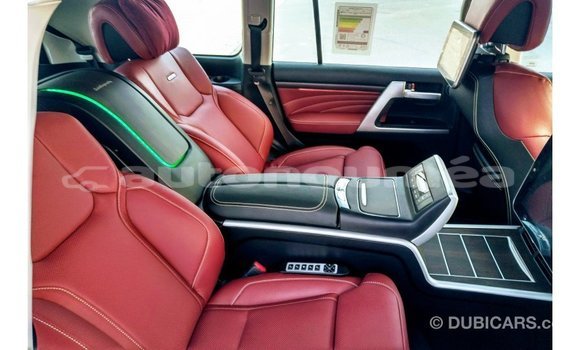 Acheter Import Voiture Toyota Land Cruiser Noir à Import - Dubai, Iles Acheter Import Voiture Toyota Land Cruiser Noir à Import - Dubai, Iles