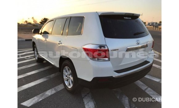 Acheter Import Voiture Toyota Highlander Blanc à Import - Dubai, Iles Acheter Import Voiture Toyota Highlander Blanc à Import - Dubai, Iles