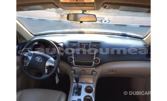 Acheter Import Voiture Toyota Highlander Blanc à Import - Dubai, Iles Acheter Import Voiture Toyota Highlander Blanc à Import - Dubai, Iles