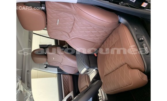 Acheter Import Voiture Toyota Land Cruiser Noir à Import - Dubai, Iles Acheter Import Voiture Toyota Land Cruiser Noir à Import - Dubai, Iles