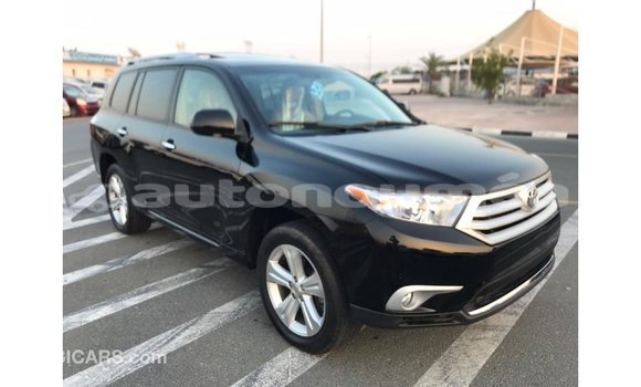 Acheter Import Voiture Toyota Highlander Noir à Import - Dubai, Iles Acheter Import Voiture Toyota Highlander Noir à Import - Dubai, Iles