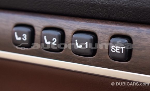 Acheter Import Voiture Toyota Land Cruiser Blanc à Import - Dubai, Iles Acheter Import Voiture Toyota Land Cruiser Blanc à Import - Dubai, Iles