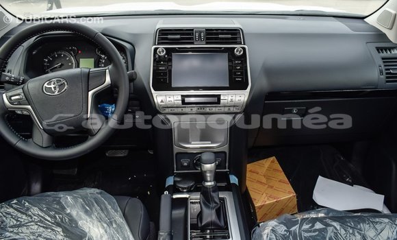 Acheter Import Voiture Toyota Prado Noir à Import - Dubai, Iles Acheter Import Voiture Toyota Prado Noir à Import - Dubai, Iles