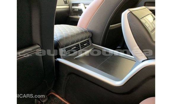 Acheter Import Voiture Toyota Land Cruiser Noir à Import - Dubai, Iles Acheter Import Voiture Toyota Land Cruiser Noir à Import - Dubai, Iles